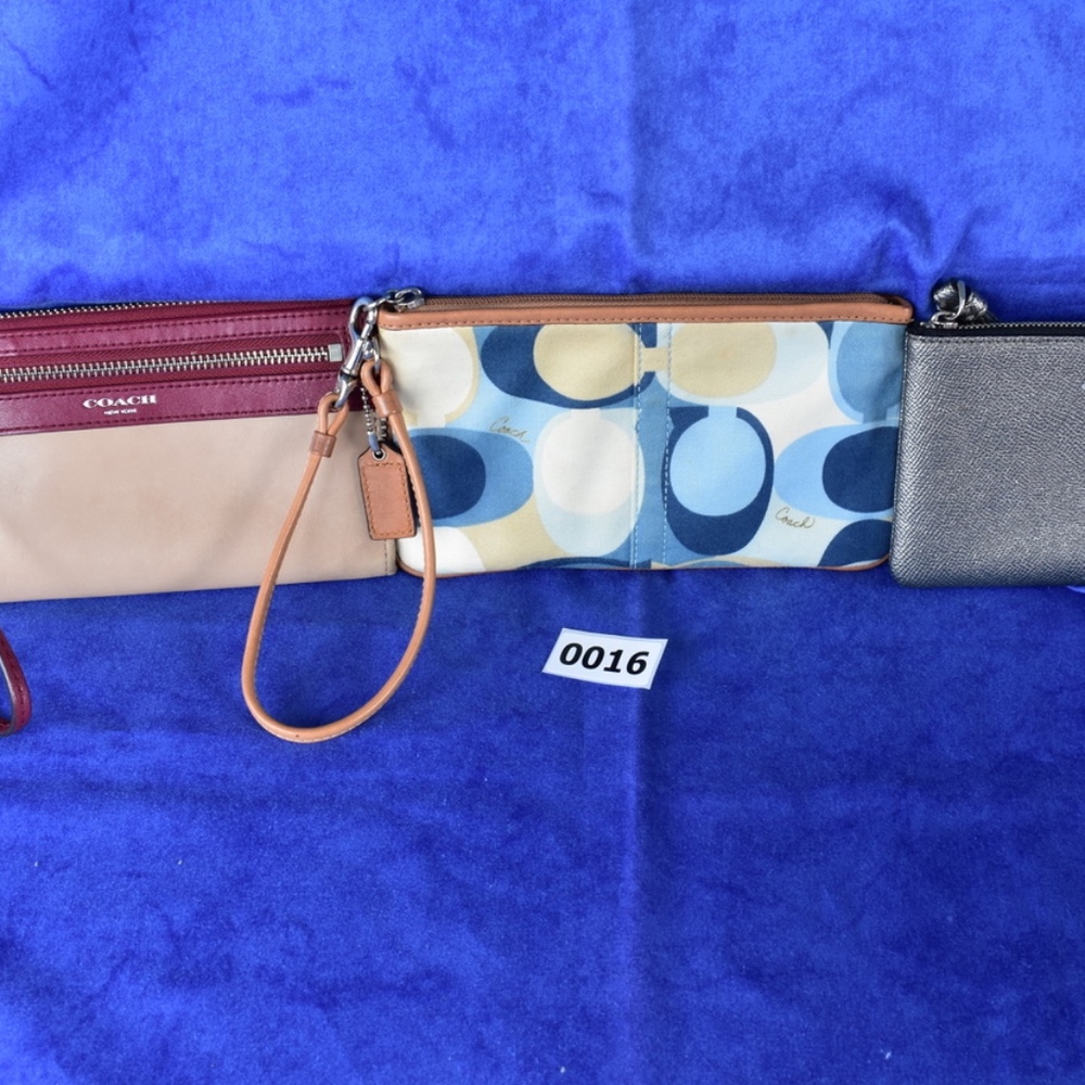 Lot of 3 Coach wristlets/wallets 0016